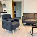 Modern 2 Bed In Centre - Location - Steps From Attractions Semesterbostad *