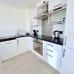 Modern 2 Bed In Centre - Location - Steps From Attractions * York