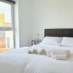 Semesterbostad Modern 2 Bed In Centre - Location - Steps From Attractions