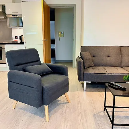 Modern 2 Bed In Centre - Location - Steps From Attractions בית נופש *