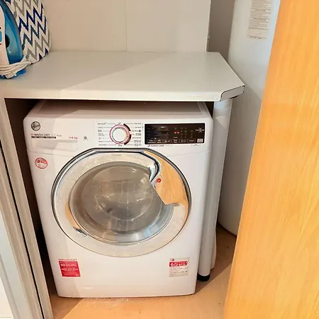 Modern 2 Bed In Centre - Location - Steps From Attractions יורק