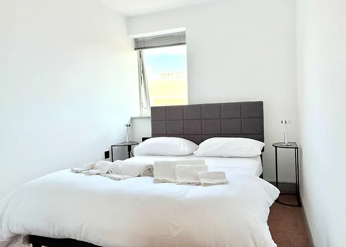 Modern 2 Bed In Centre - Location - Walk To Attractions * York