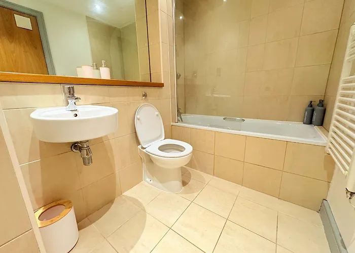 Modern 2 Bed In Centre - Location - Walk To Attractions