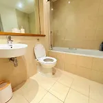 Modern 2 Bed In Centre - Location - Steps From Attractions