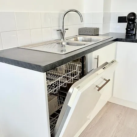 펜션 Modern 2-bed In Centre - Location - Walk To Attractions *