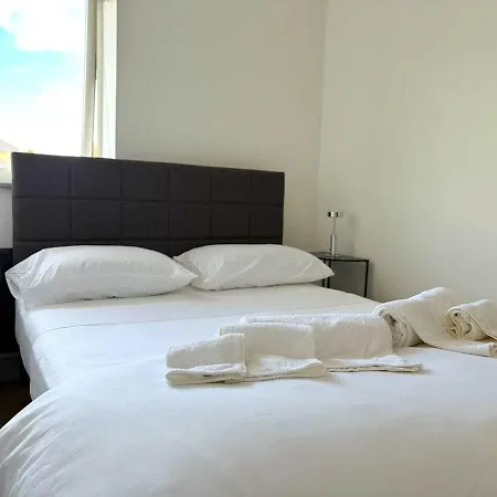 펜션 Modern 2-bed In Centre - Location - Walk To Attractions *